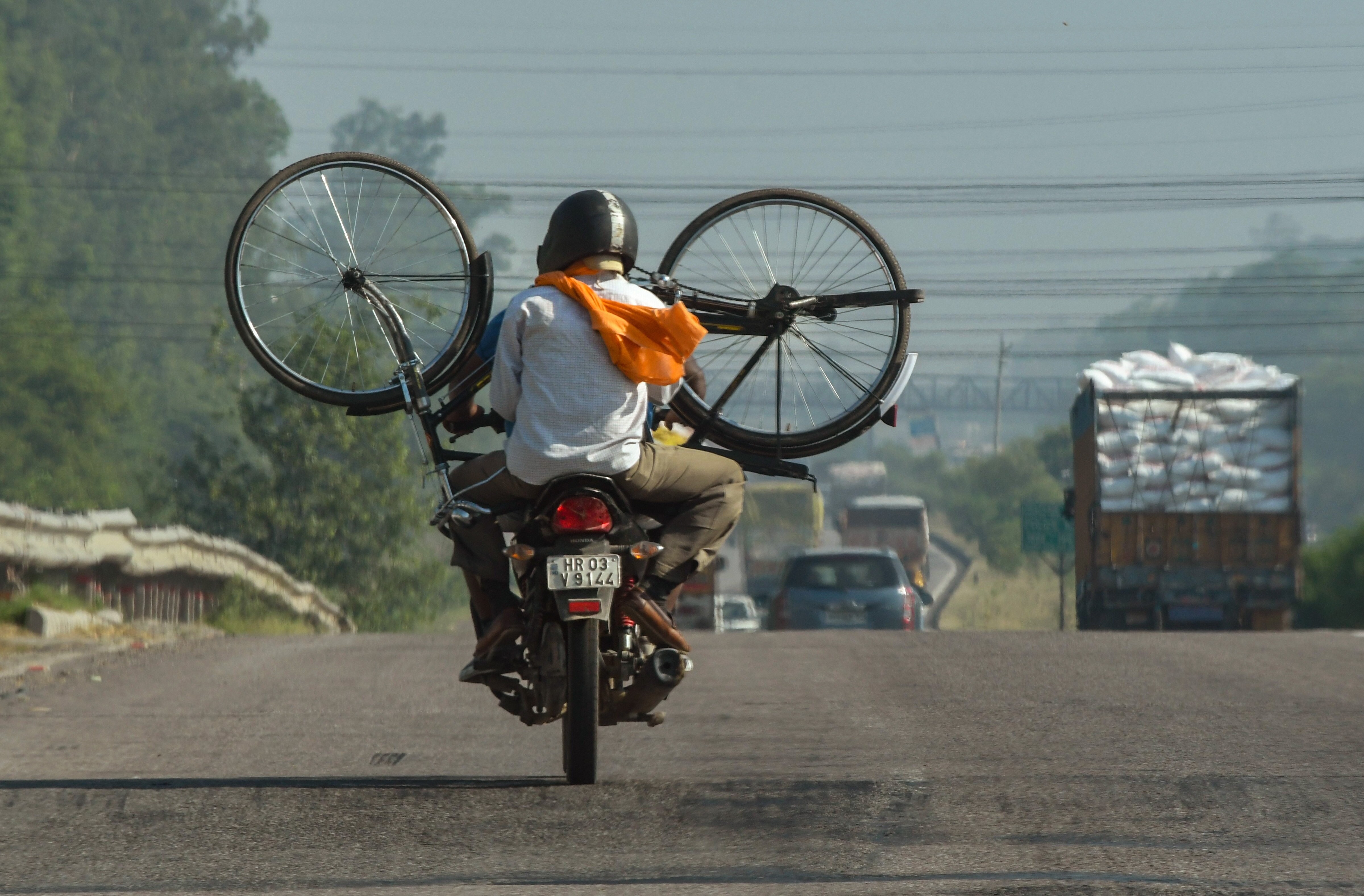 Bajaj Auto, Hero MotoCorp Shares Slump As CLSA Sees Recovery Momentum Slowing