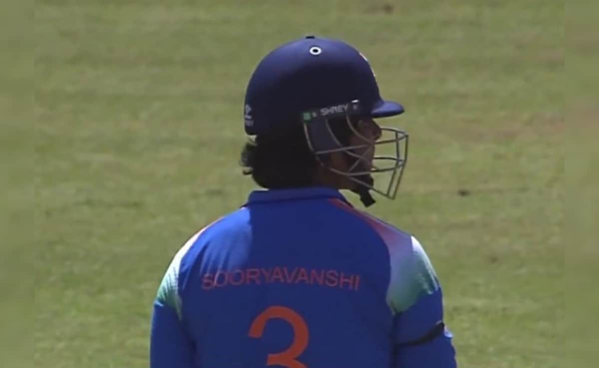 IND U19 vs ZIM U19: बांह पर काली पट्टी बांधकर क्यों खेल रहे हैं भारतीय खिलाड़ी? दुखद है मामला