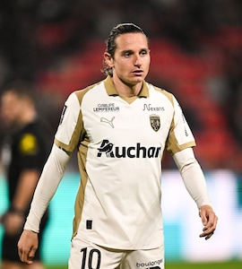 Ligue 1 Leaders Lens Still Waiting For PSG Title Charge