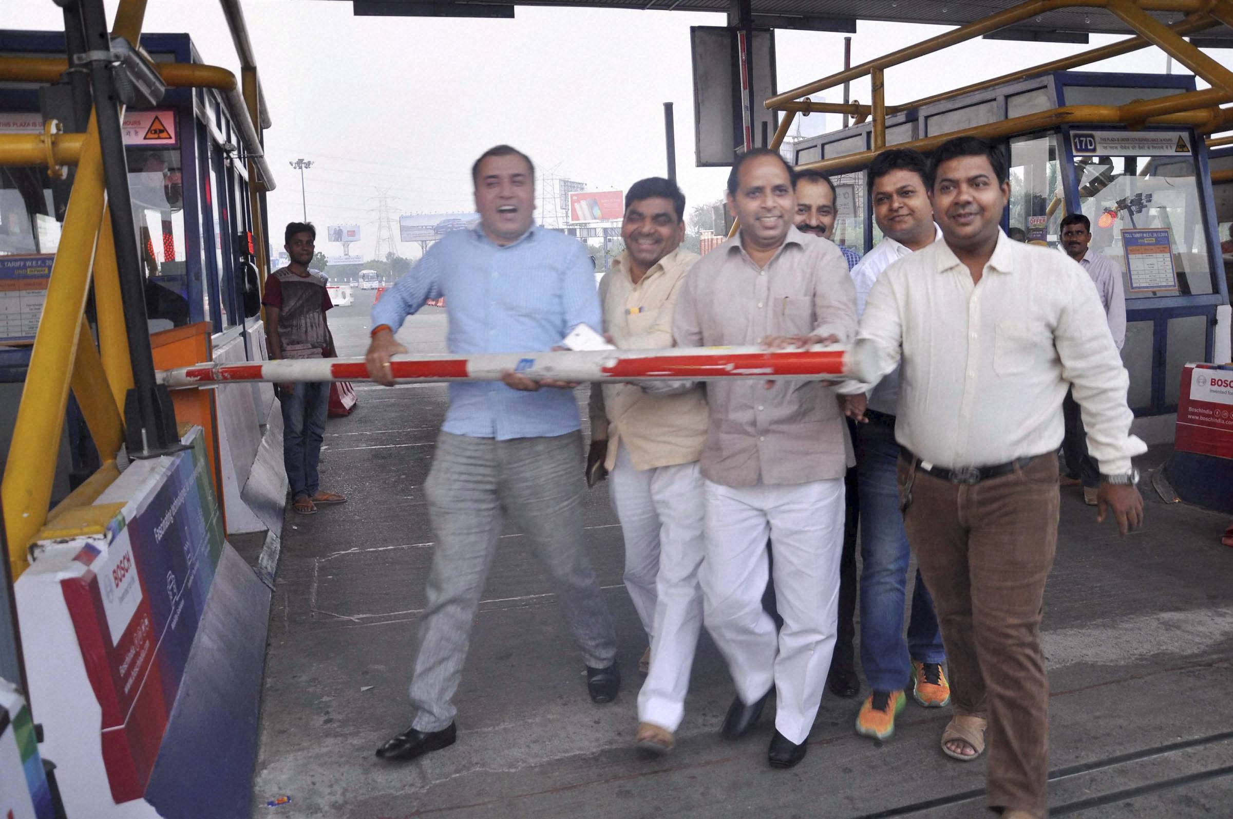 Supreme Court Agrees To Hear Plea On Delhi-Noida-Direct Flyway Toll Tax
