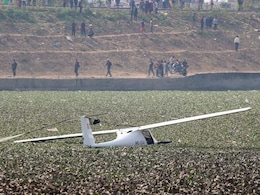 हवा में इंजन फेल, प्रयागराज के तालाब में गिरा एयरक्राफ्ट, दोनों क्रू मेंबर सेफ, जांच का आदेश