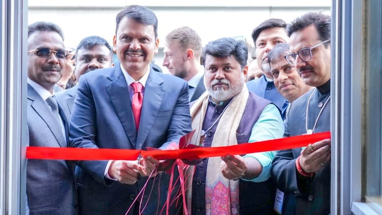 Davos Wef 2026: दावोसमध्ये CM फडणवीसांचा धडाका! 14 लाख 50 कोटींचे करार;  तुमच्या जिल्ह्यात कोणती कंपनी येणार?