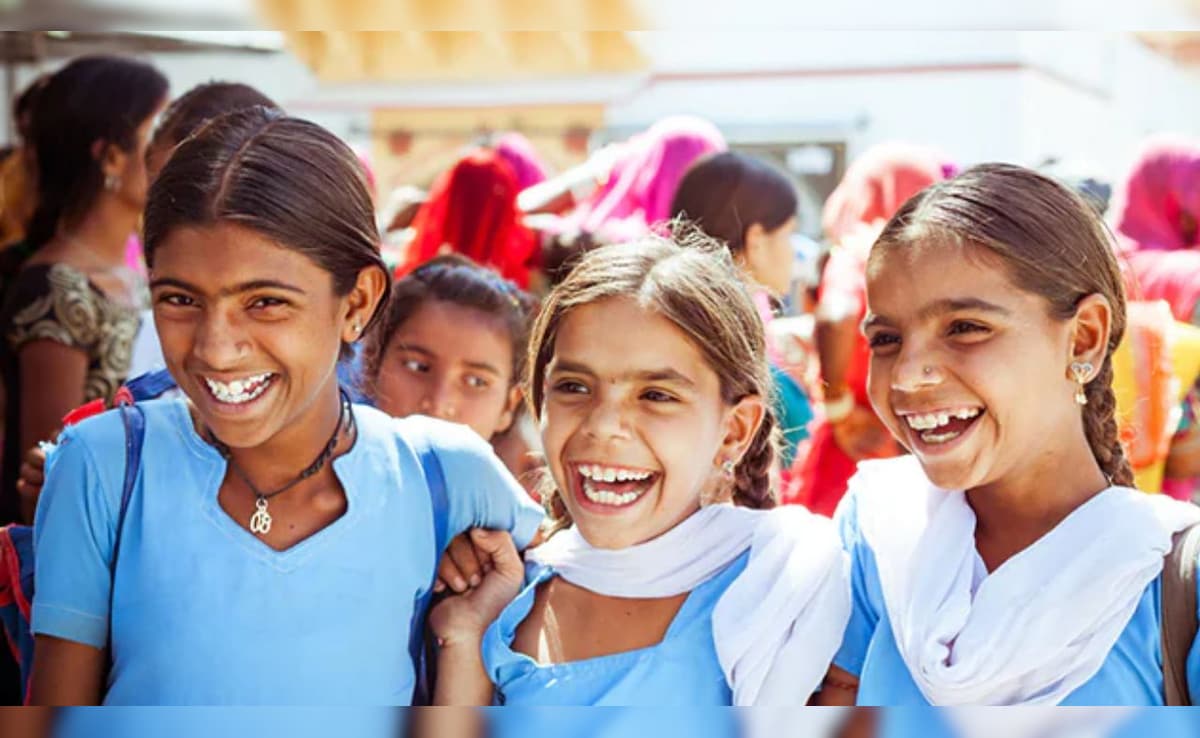 जन्म से ग्रेजुएशन तक मिलेंगे 1 लाख रुपये, जानें क्या है दिल्ली की 'लखपति बिटिया योजना',  किन्हें मिलेगा लाभ