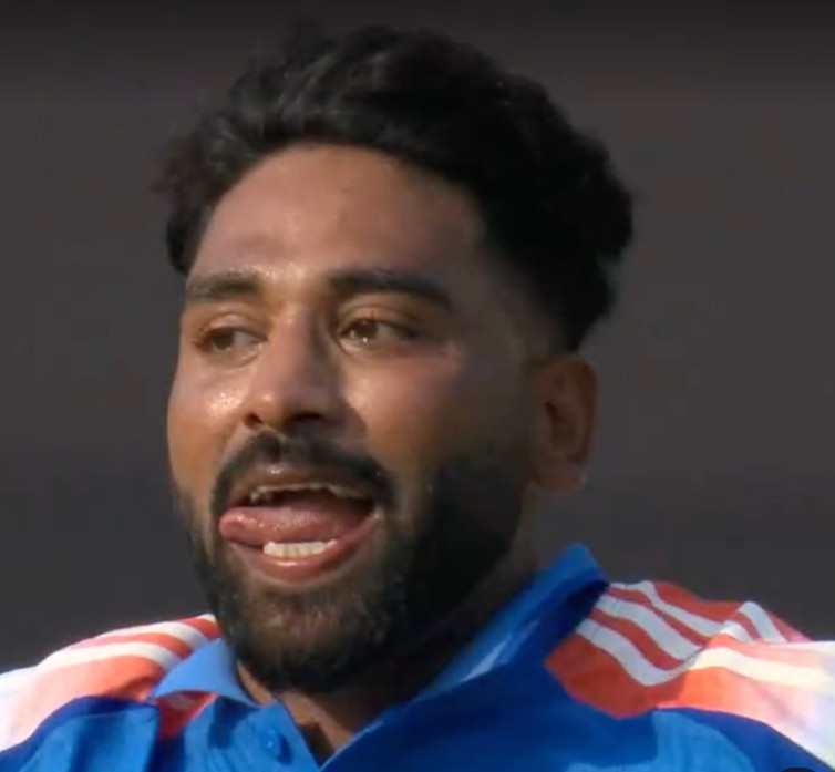 Ind vs Nz 1st ODI: वडोदरा में दिखा मियां मैजिक, अब किसी के साये में गेंदबाज़ी नहीं करते सिराज