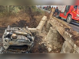मात्र 8 फीट की ऊंचाई से पुल में गिरी कार, गिरते ही बनी आग का गोला, हेडमास्टर सहित दो लेडी टीचर जिंदा जले