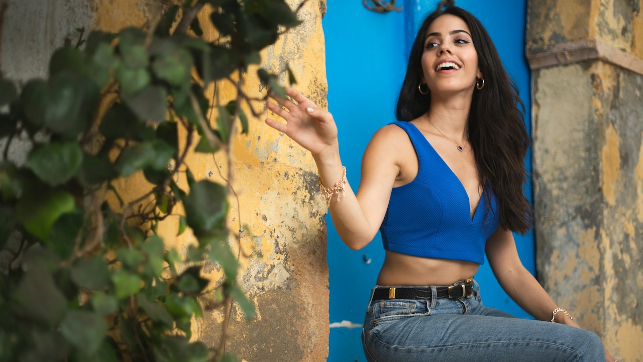 Get expert tips to choose the right belt for your jeans and dresses Get expert tips to choose the right belt for your jeans and dresses