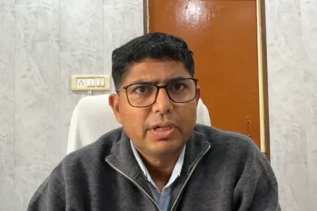 रमेश कुमार, एसडीएम दूदू