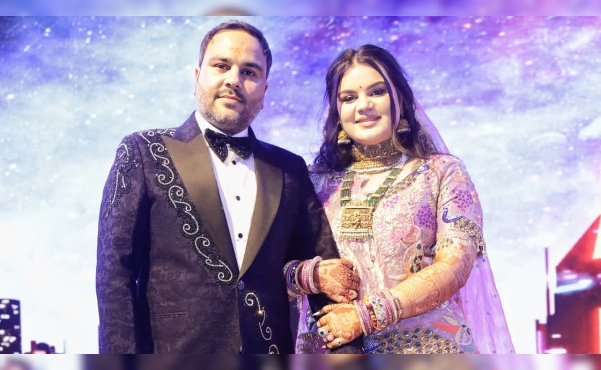 वर हर्ष सोनी और वधु श्रुति जौहरी 