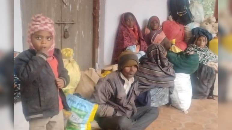 कलेक्ट्रेट में मजदूरों ने डाला डेरा! वन विभाग पर घपले का आरोप, कहा- मौत के बाद भी भुगतान नहीं