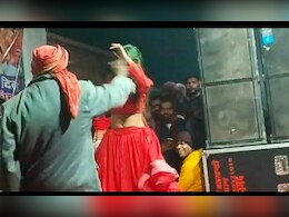 शिक्षा के मंदिर में पूरी रात चलती रही बार डांसर्स की आर्केस्ट्रा पार्टी, Video Viral होते ही अनुमति पर उठे सवाल