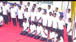 बीजापुर में 52 नक्सलियों ने एक साथ डाले हथियार, 15 दिनों में 170 से ज्यादा Naxali कर चुके हैं सरेंडर&nbsp;