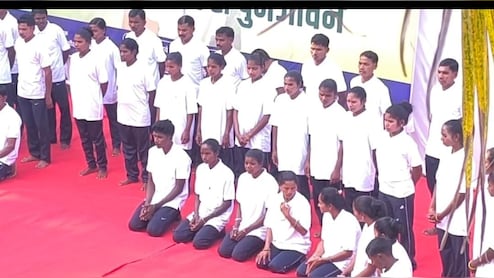 बीजापुर में 52 नक्सलियों ने एक साथ डाले हथियार, 15 दिनों में 170 से ज्यादा Naxali कर चुके हैं सरेंडर&nbsp;