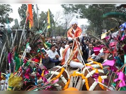 Ujjain: बैलगाड़ी पर निकले CM मोहन यादव, घोड़े की भी सवारी कर कलाकारों का किया उत्साहवर्धन