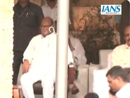 बगल की कुर्सी खाली, शून्य में निहारते शरद पवार.. अजित पवार के जाने से तन्हा हो गए मराठा दिग्गज