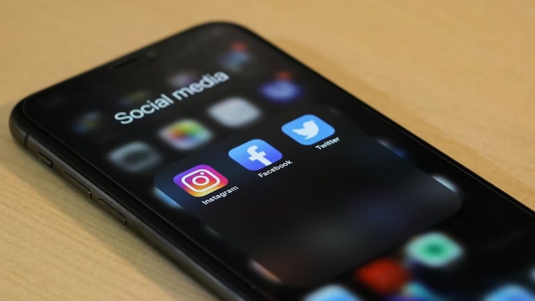 Instagram ने Delete किए 3.30 लाख अंकाउंट्स, Facebook के भी 1.73 लाख ब्लॉक, जानिए वजह