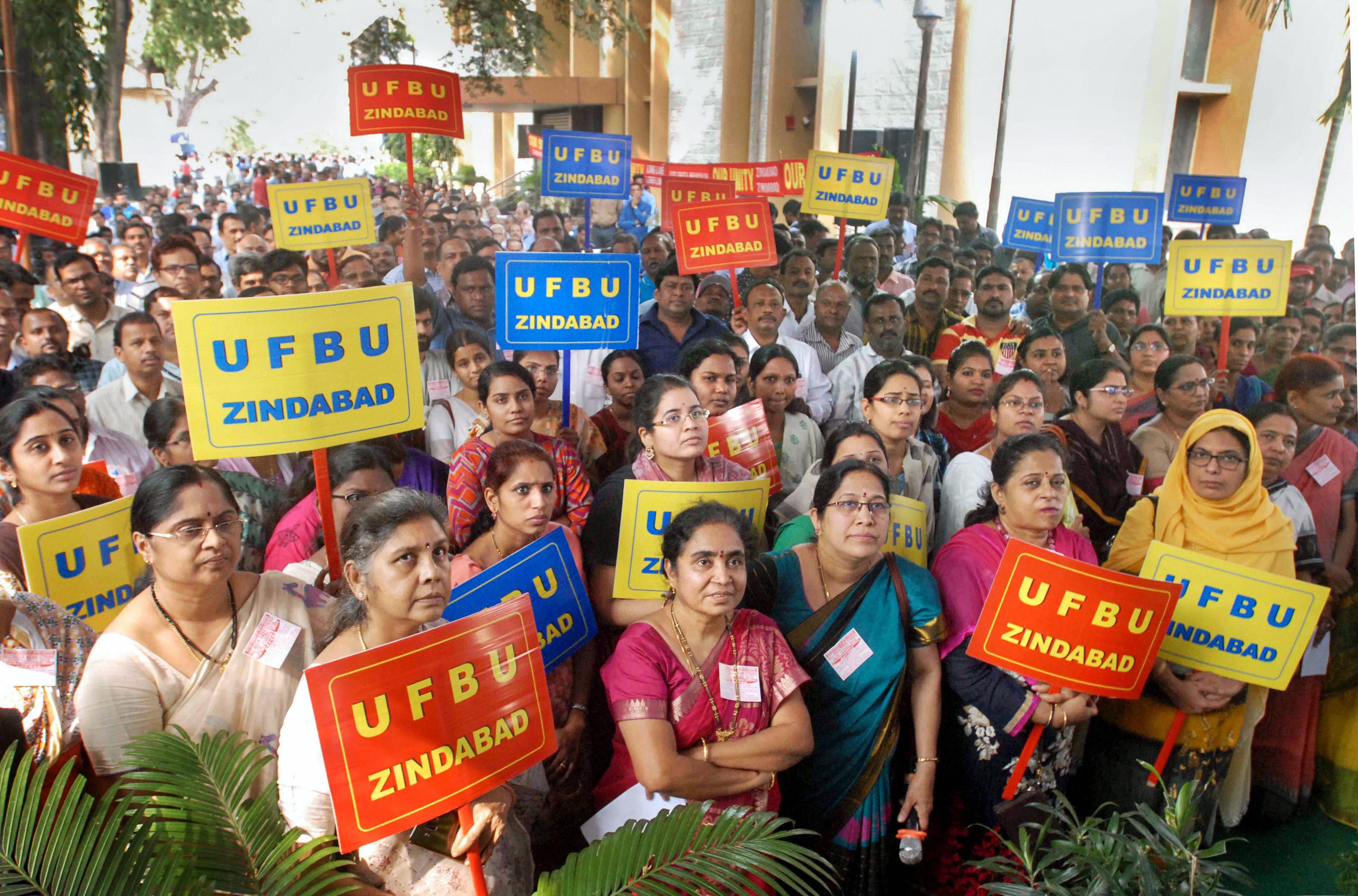Employees&rsquo; Strike Against Merger Of State-Run Banks Hits Services