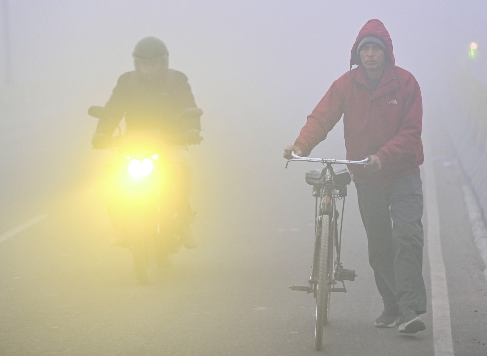 मकर संक्रांति पर आज कांप गया दिल्ली NCR, पारा और लुढ़का, अगले 2 दिन भारी रहेगा मौसम