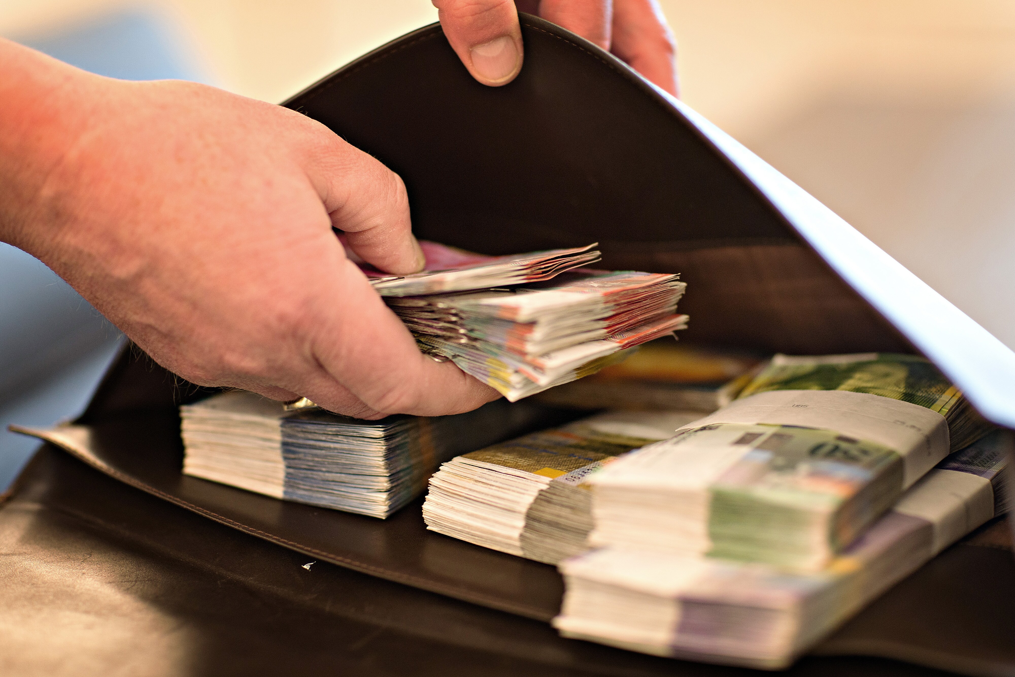 Taxman Launches Crackdown Against Indians With Illegal Foreign Assets