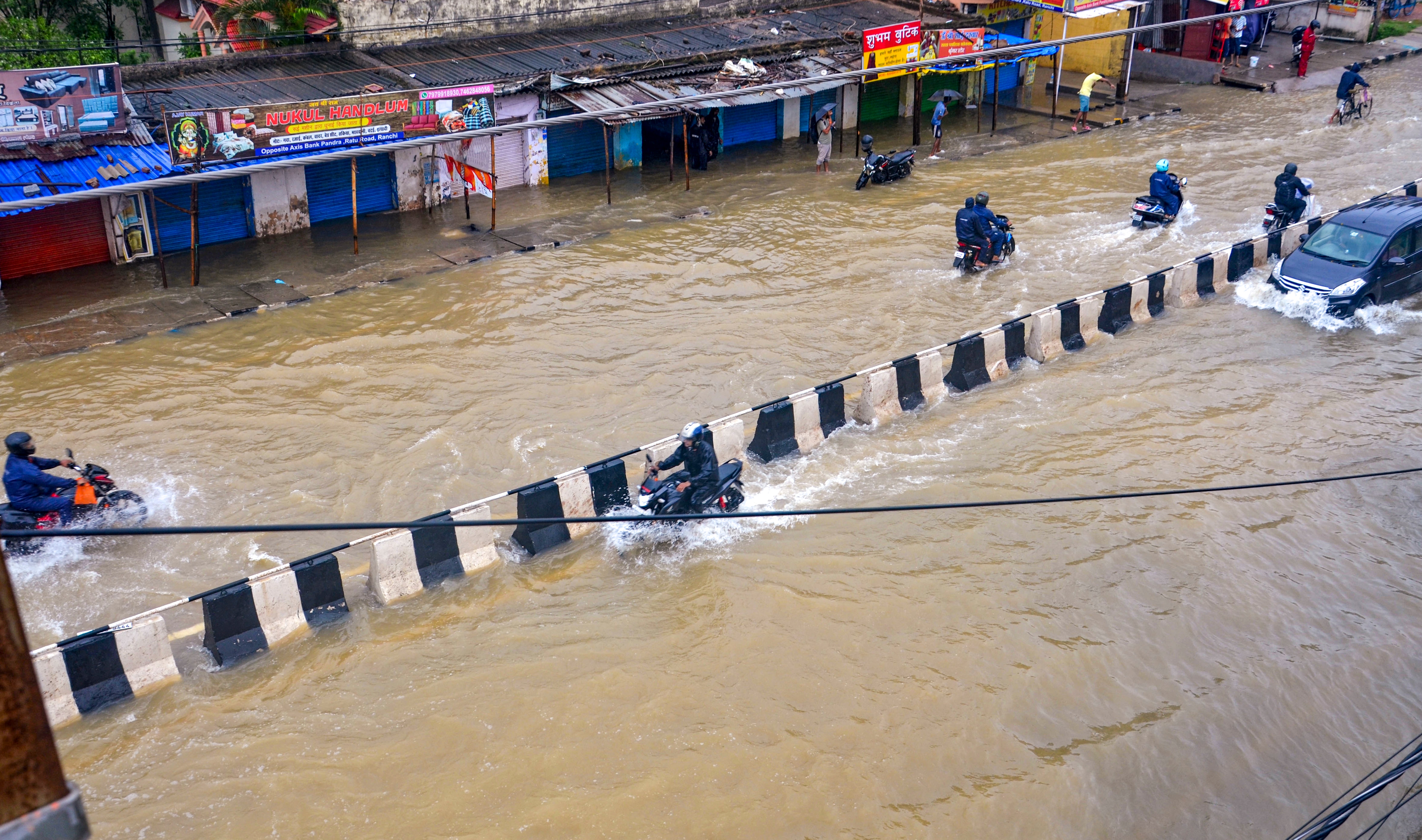 Mumbai Rains: Thane On Orange Alert Till 10 PM, Delhi Government Orders 71 Pothole Repairs