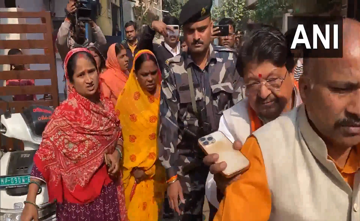 Indore Dirty Water Deaths: मौतों का आंकड़ा बढ़ा; मृतकों के परिजनों ने BJP मंत्री विजयवर्गीय को घेरा, चेक लौटाया