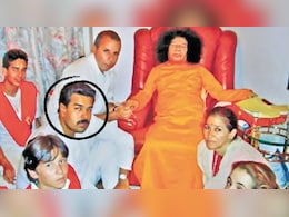 सत्य साईं बाबा का भक्त, मादुरो ने 20 साल पहले चरणों में बैठकर किए थे दर्शन, देखिए फोटो