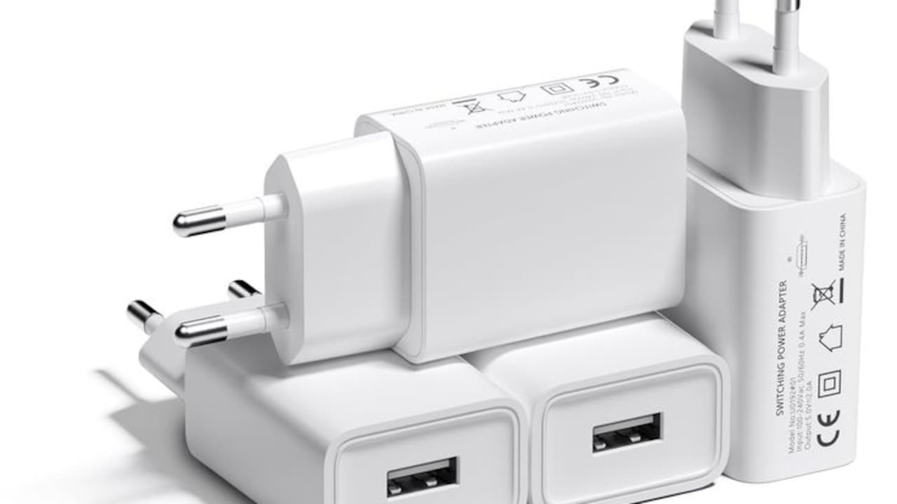 7 Best Travel Gadgets To Stay Organised And Stress-Free On Every Trip