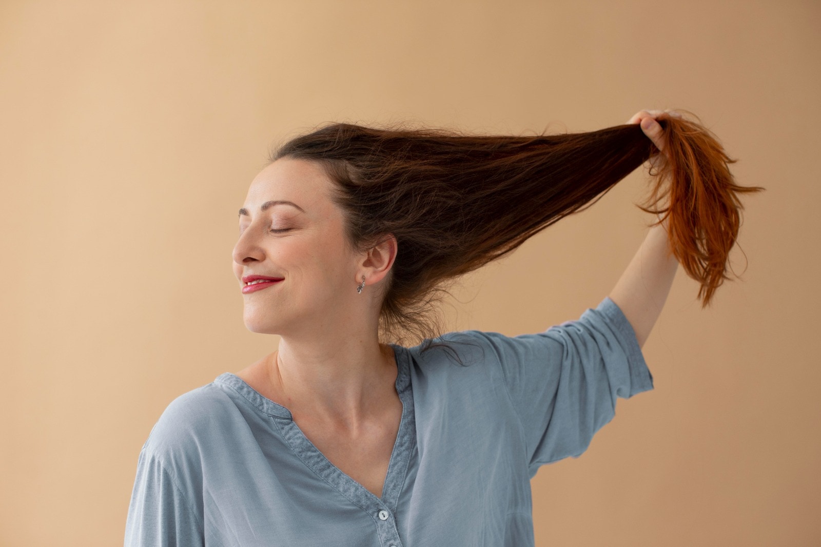 5 Best Hair Oils for Hair Fall Control and Stronger Hair 5 Best Hair Oils for Hair Fall Control and Stronger Hair