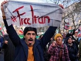 Iran Hangs Two Anti-Government Protesters In Public