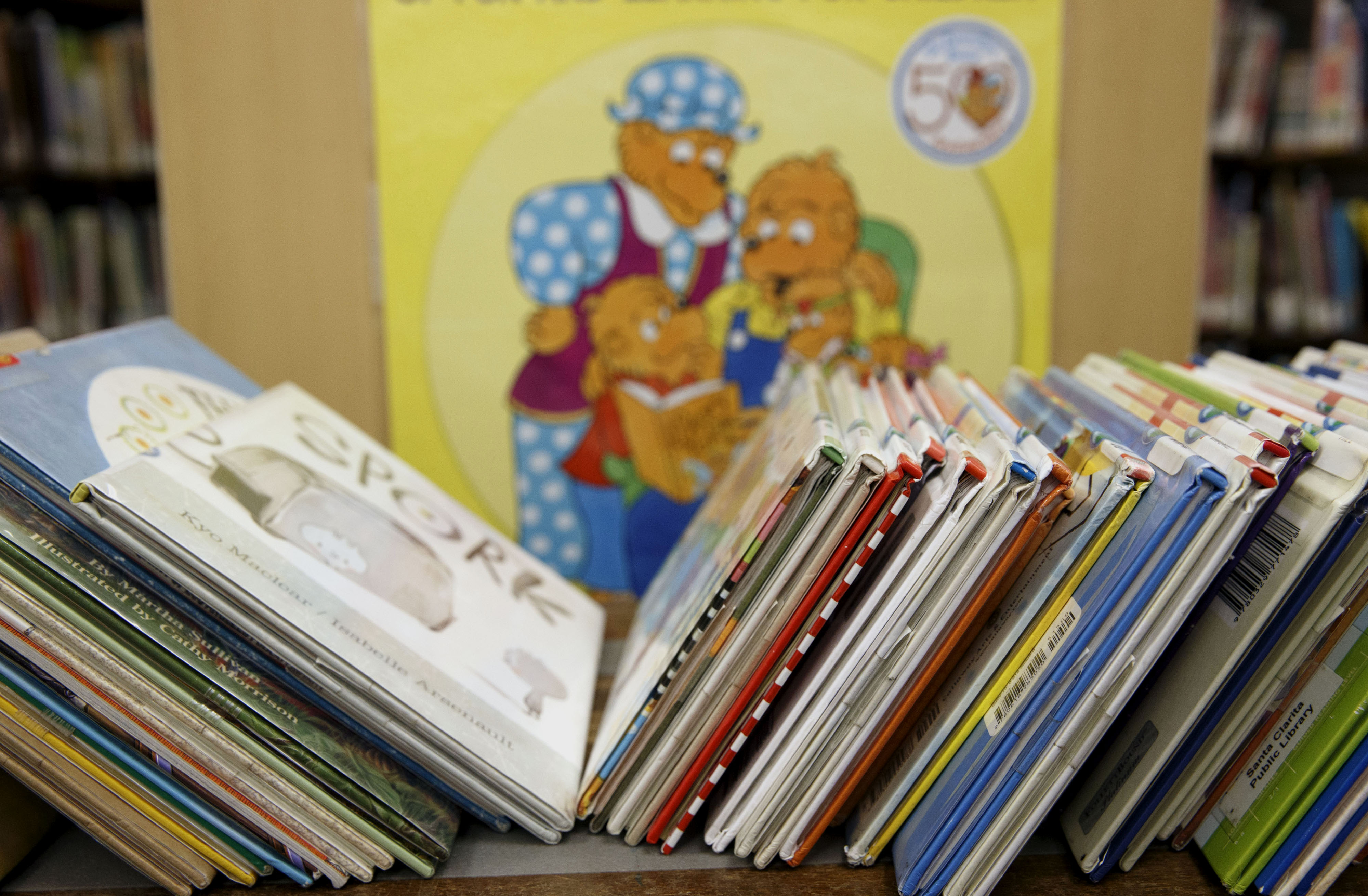 Libraries Of Leaders: On The Bookshelves Of Legendary Musicians