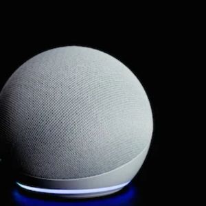 Smart Devices On The Go: Top 5 Gadgets That Make Your Daily Life Easy
