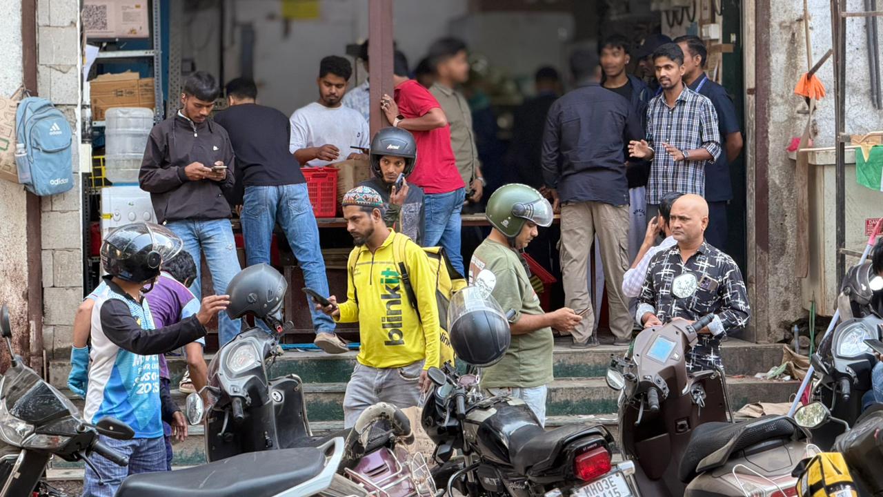 The 10-Minute Delivery Myth, And What Blinkit&rsquo;s New Move Changes For You