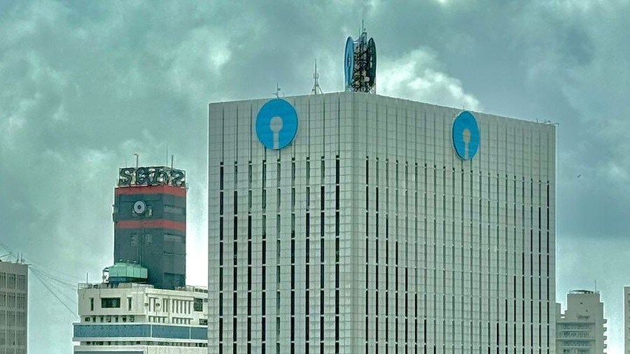 SBI Cuts Savings Account Rate To 2.5%