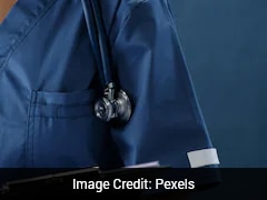 Chinese Nurse Suspended After Letting Boyfriend Assist During Night Shifts