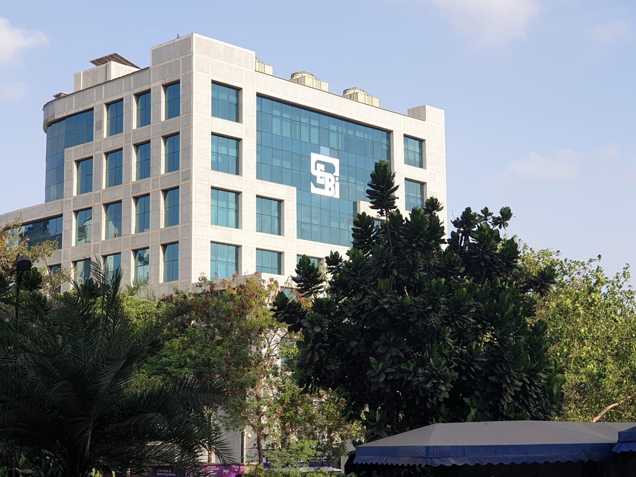 SEBI Eases Rules For  Intimation To Exchanges About Board Meetings