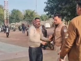 भाजपा विधायक के भाई ने चालान काटने से रोका तो पुलिस ने छीन ली चाबी... फिर जमकर हुई ड्रामेबाजी, VIDEO वायरल