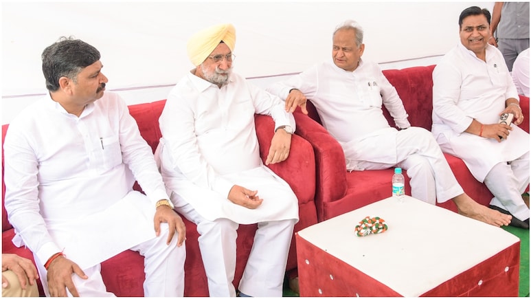 राजस्थान में 'छोटी सरकार' बनाने की तैयारी में कांग्रेस, जयपुर के बिरला ऑडिटोरियम में आज सजेगी चुनावी बिसात