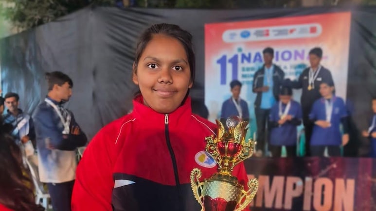 Success Story: गरीबी से सफलता तक... पाई-पाई को मोहताज, मां ने पैसे उधार लेकर खेलने भेजा, बेटी ने जीता गोल्ड मेडल, जानें प्रेरणादायक कहानी