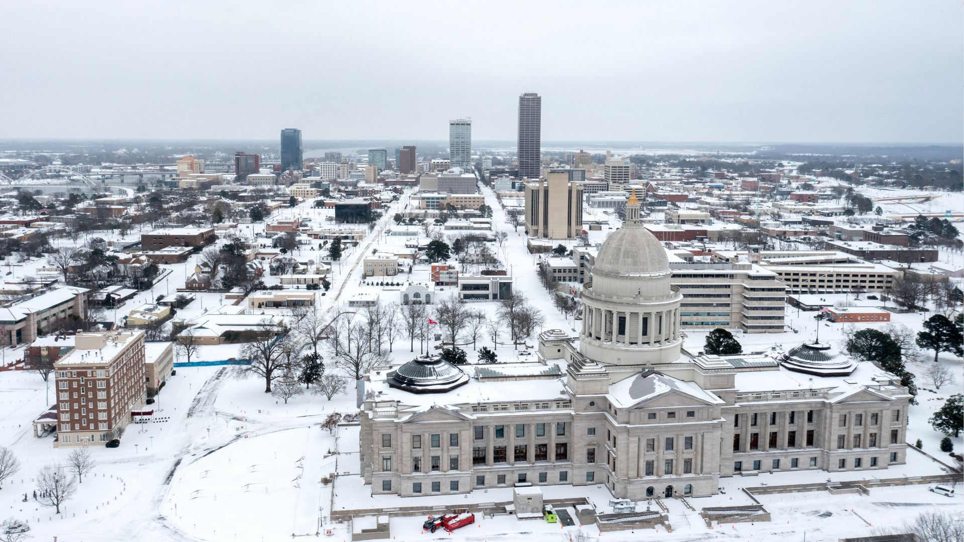 अमेरिका में 70 मील/घंटे की रफ्तार से चल रहा बर्फीला तूफान! 4 मिनट बाहर रहना भी जानलेवा- VIDEO में खौफनाक मंजर