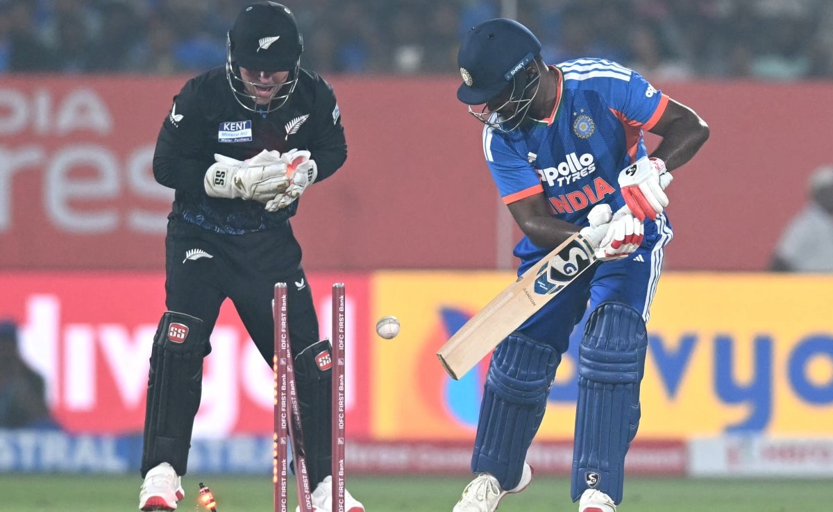 Sunil Gavaskar Slams Sanju Samson Over Dismissal In 4th New Zealand T20I, Gives Footwork Verdict
