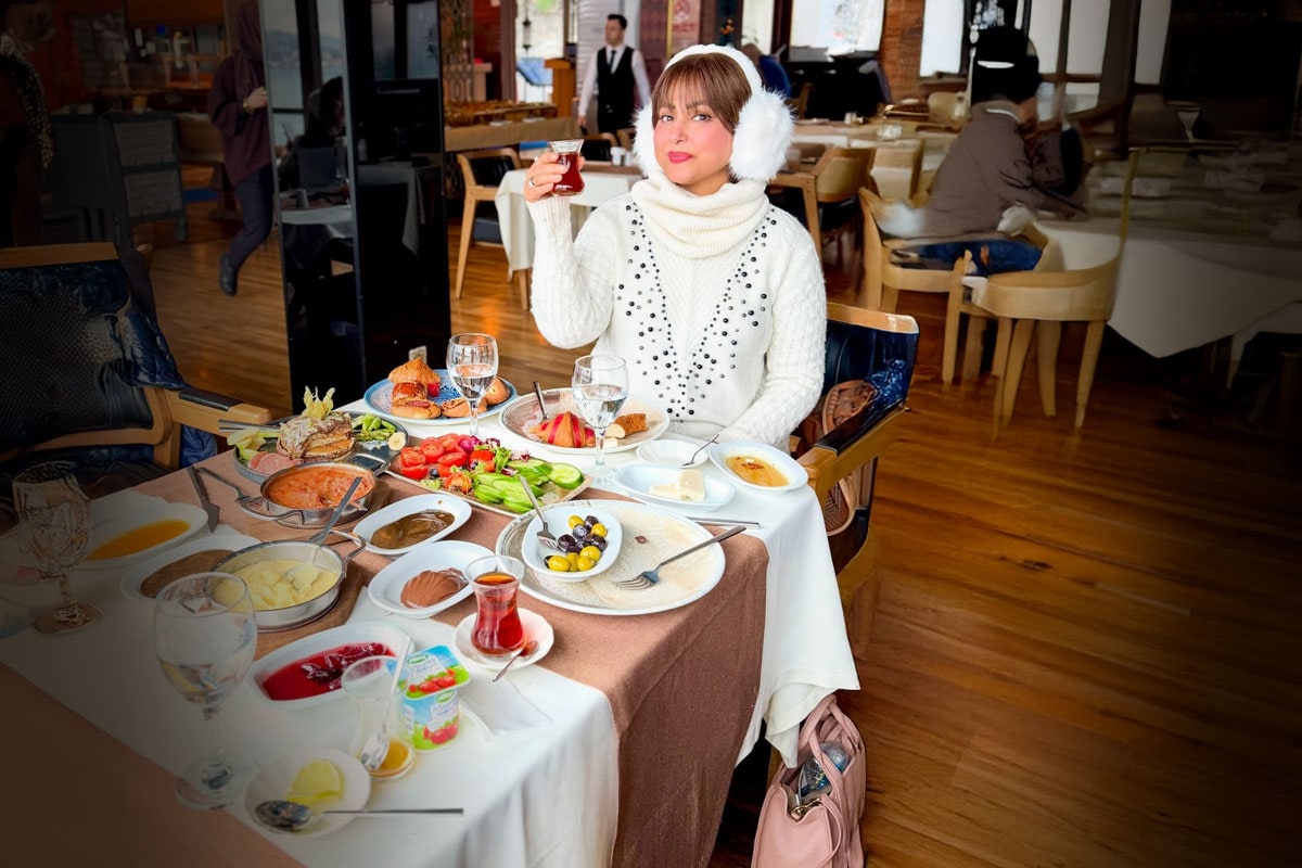 Hina Khan's Turkey Trip is All About Good Food and Scenic Landscapes