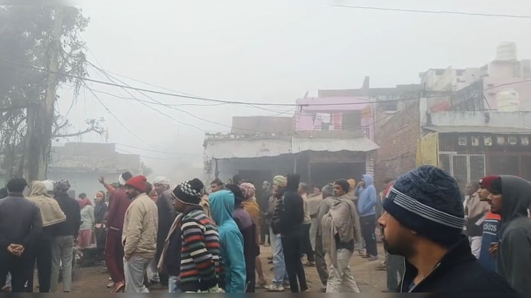 ट्रेलर ने महिला को कुचला, सड़क पर बिखरे मांस के टुकड़े; ग्रामीणों ने मेगा हाईवे किया जाम