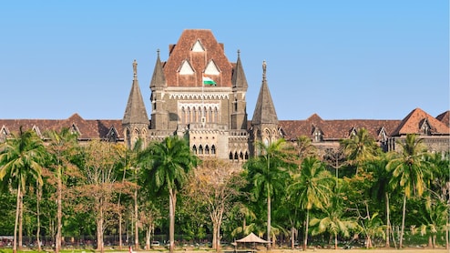 बॉम्बे हाईकोर्ट की FDA को कड़ी फटकार, मनमाने आदेश वापस लेने पड़े; पूछा- क्या आप खुद को भगवान समझते हैं?