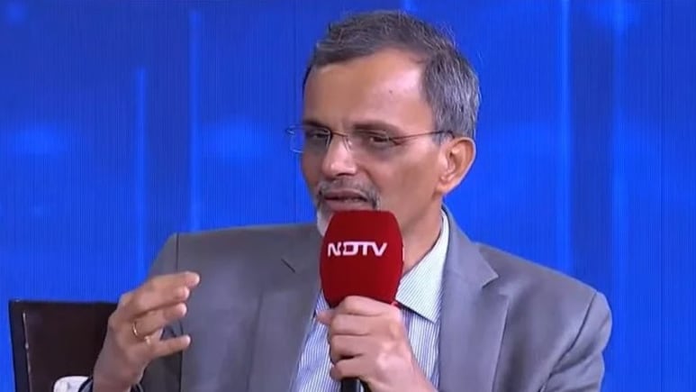 Rupee Weakness May Reflect FII Reluctance, Says CEA Nageswaran