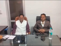 एक नगरपालिका में 2 'अध्यक्ष', कांग्रेस और बीजेपी के नेताओं के बीच कुर्सी की जंग देखकर आयुक्त भी कंफ्यूज