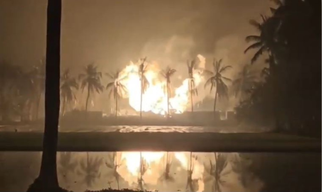 ONGC Oil Well Fire Rages For 2nd Day In Andhra, People Shifted To Camps