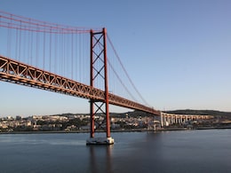 9 Iconic Sea Bridges From Around The World