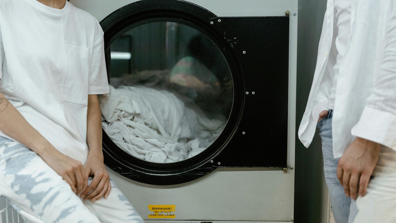 How to Wash Clothes in Hard Water: Best Detergents and Wash Cycle Tips