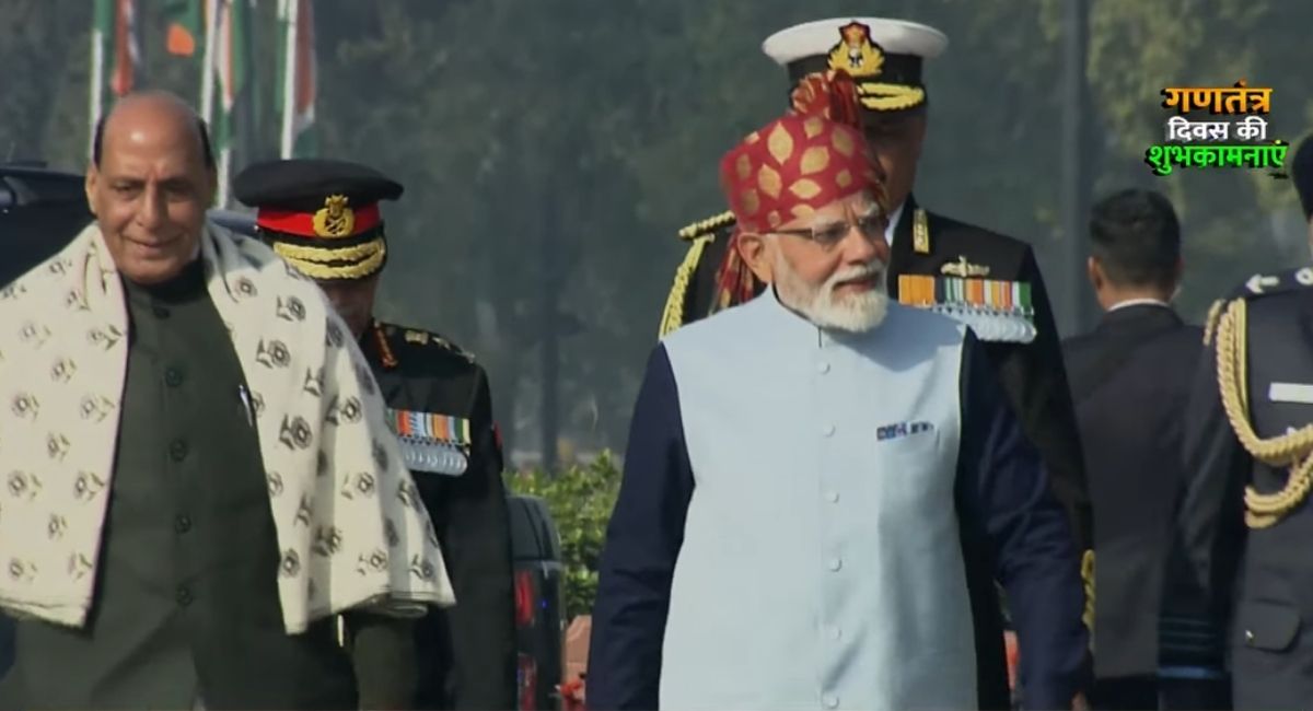 PM Modi Live: मरून कलर की पगड़ी में पीएम मोदी, जानिए इस बार के साफे में क्या खास