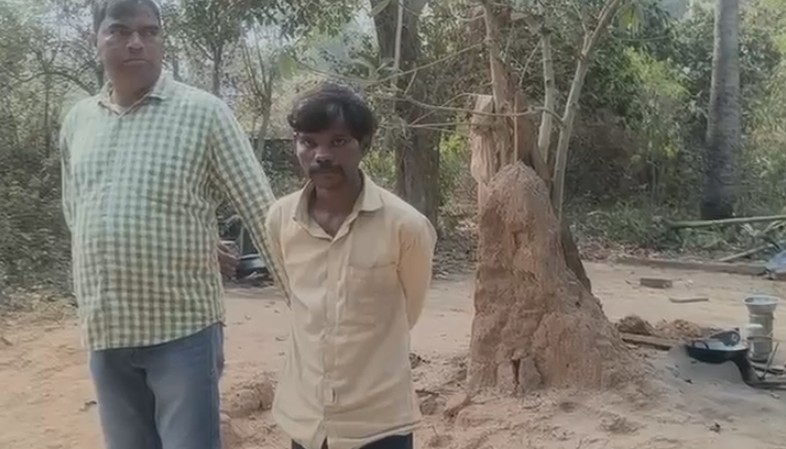 ओडिशा में जादू-टोने के शक में बेटे ने मां को उतारा मौत के घाट, चाकू उठाया और घोंप दिया