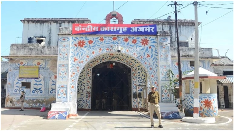 अजमेर जेल में 'फेविक्विक मर्डर' का बदला, कैदी ने दूसरे का चेहरा रेता, चिल्लाया- 'तूने मासूम को तड़पाकर मारा था'